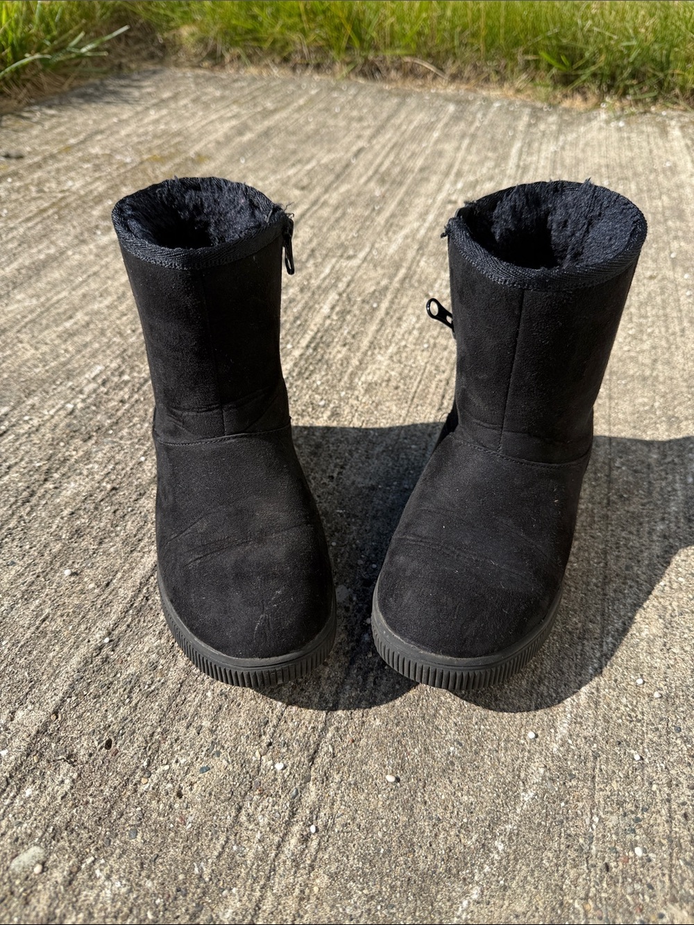 Black Faux Suede Fuzzy Lined car and jack boots size 13